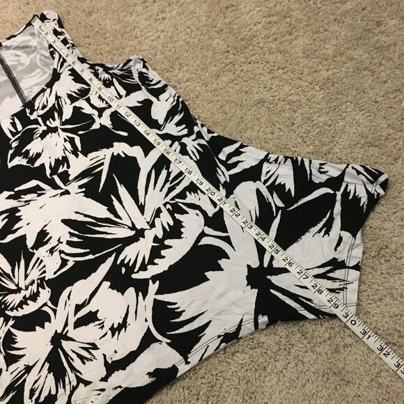 Cupio Long Tropical B&W Floral Handkerchief Hem A-Line Viscose Tank Top - Picture 13 of 14